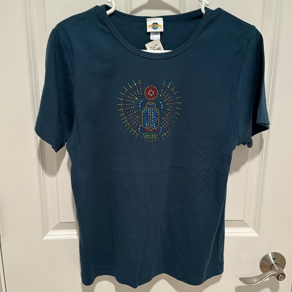 Universal Studios Orlando Egyptian Scarab Design T-Shirt Size M NWT